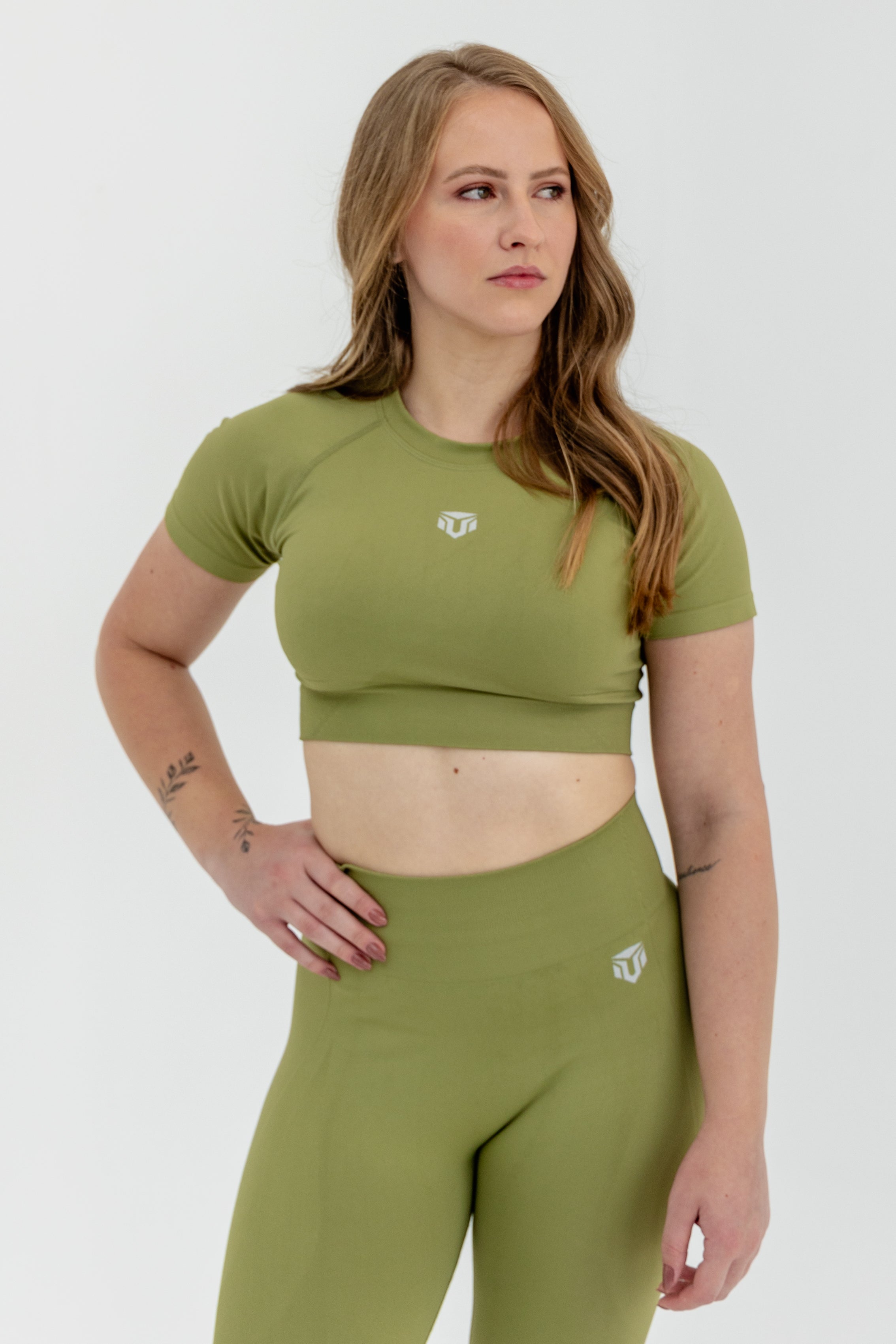 crop-top-origin-seamless