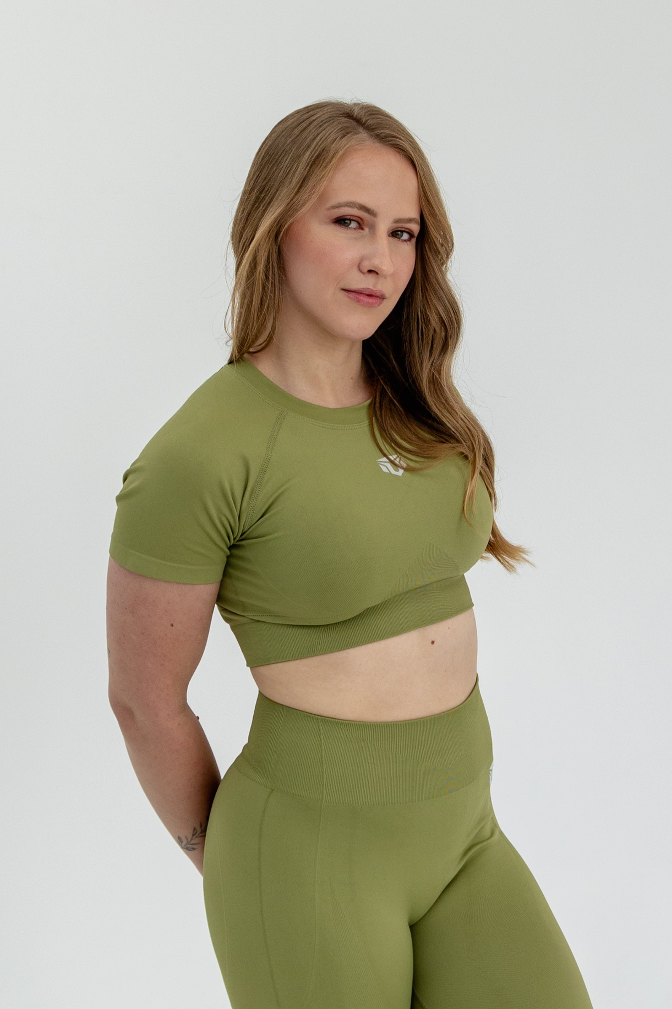 crop-top-origin-seamless