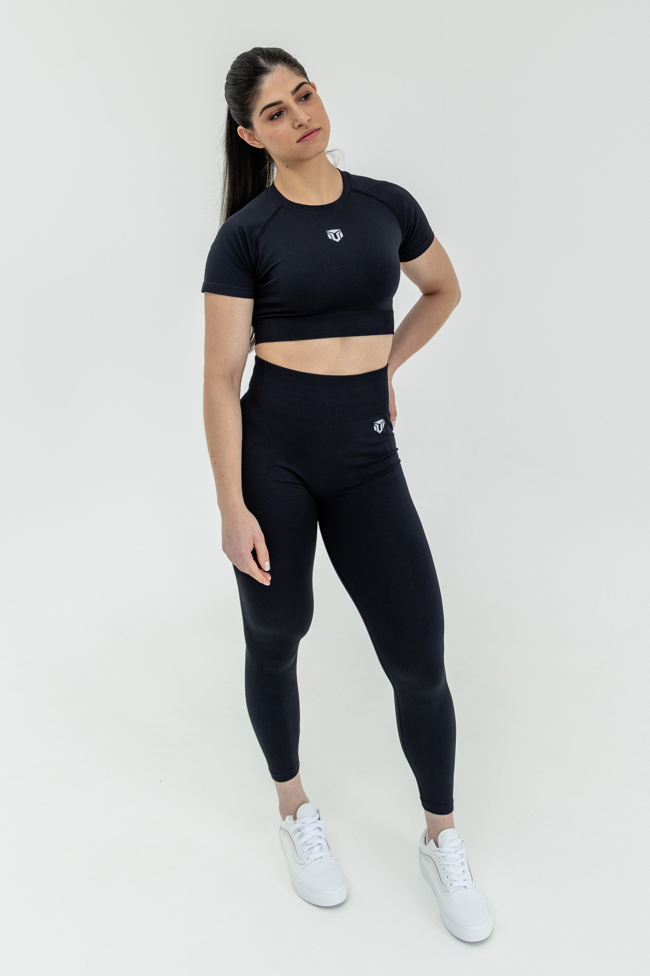 crop-top-origin-seamless